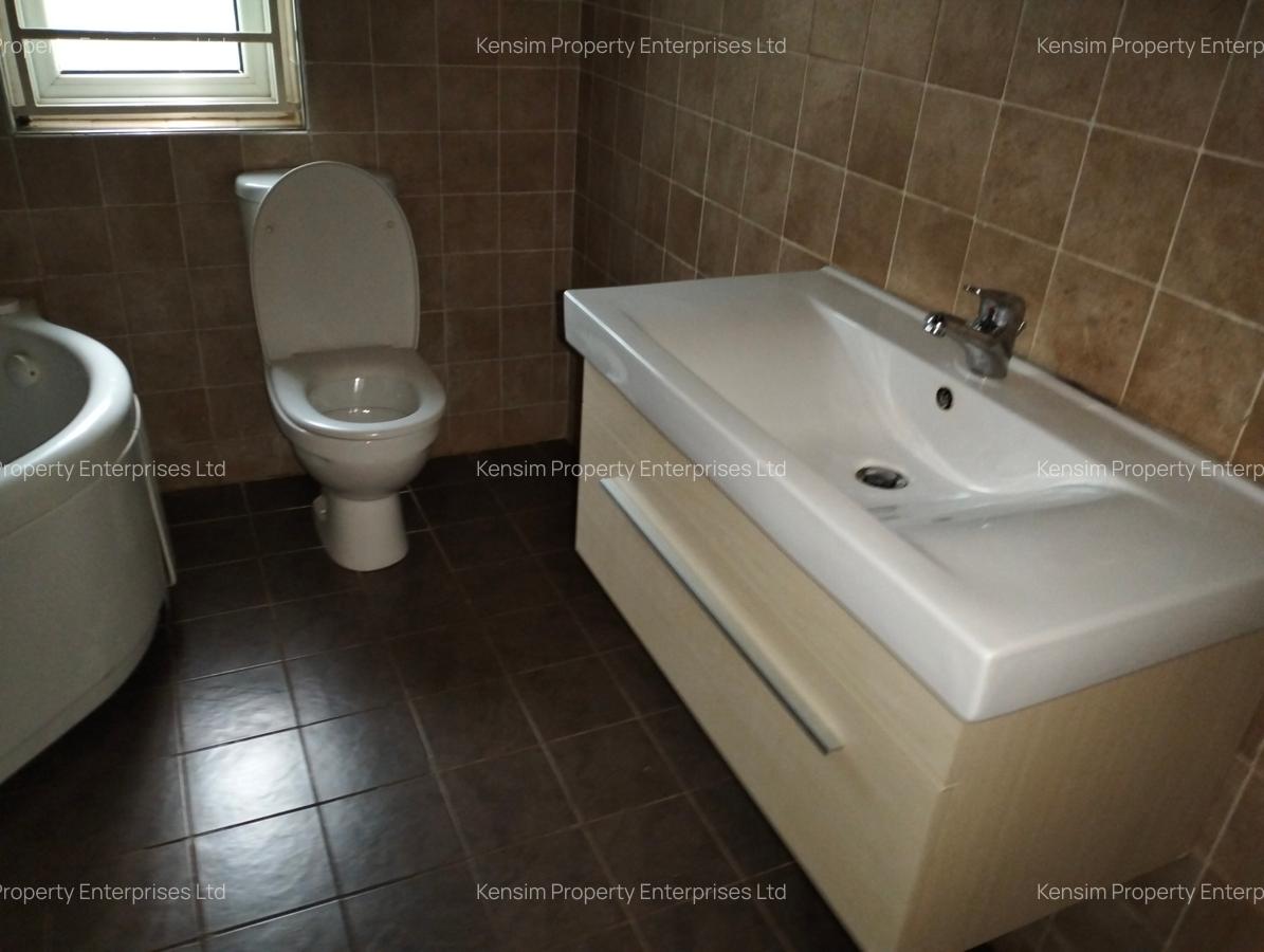 5 Bed Townhouse with En Suite in Rosslyn - 12