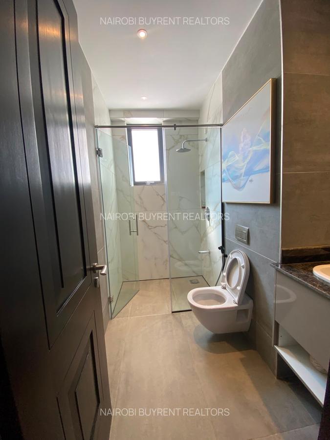 3 Bed Apartment with En Suite in Riverside - 5