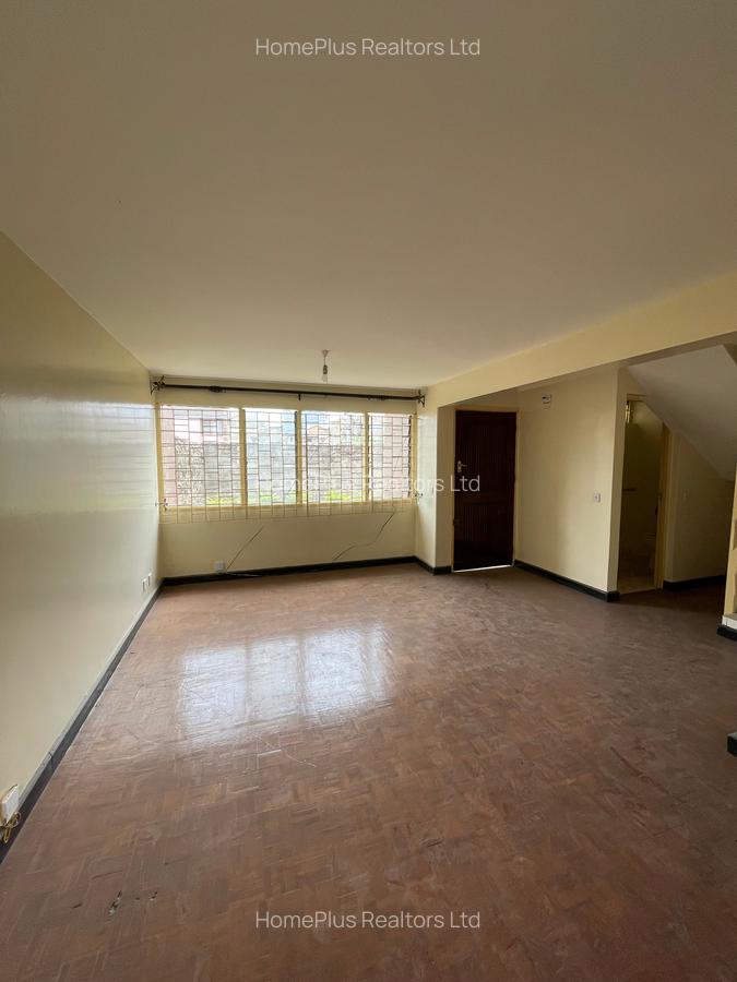 3 Bed House with En Suite at Green Fields Estate - 6