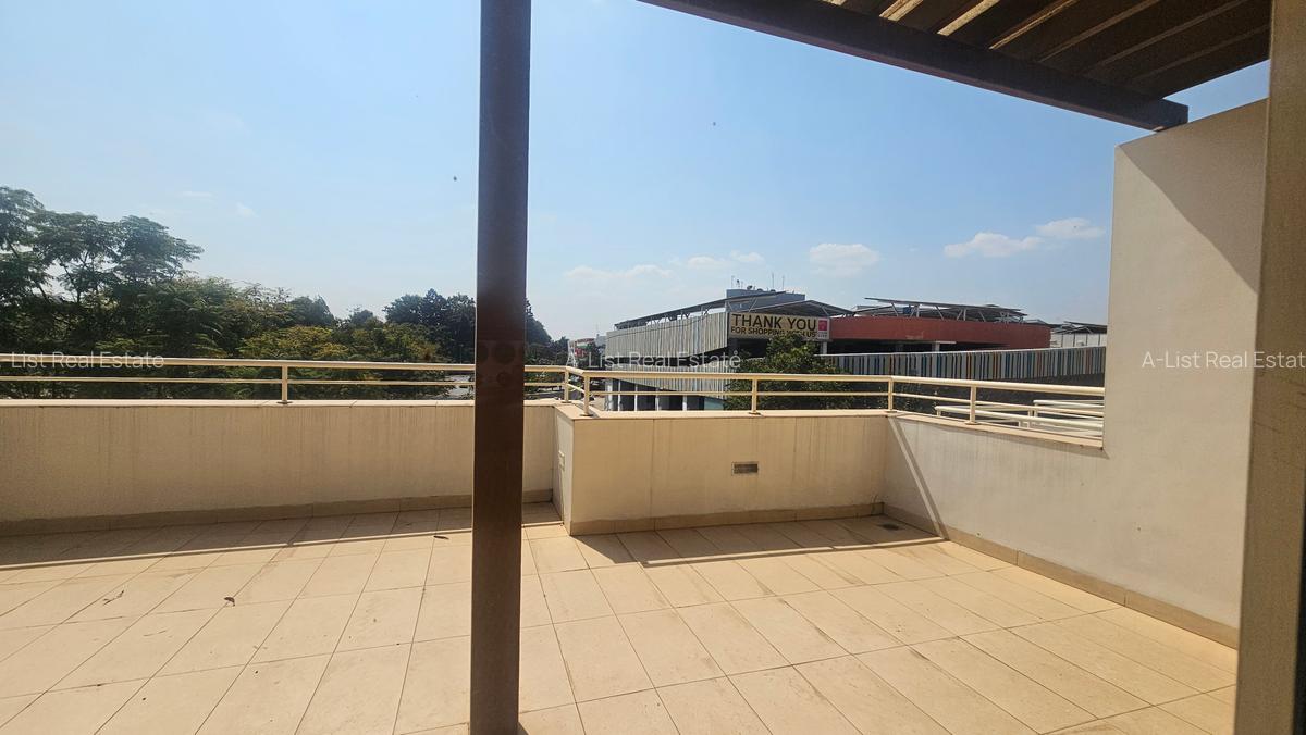 4 Bed Townhouse with En Suite at Garden City - 17
