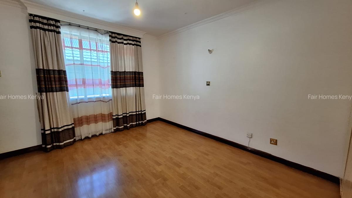 4 Bed Townhouse with En Suite at Lavington Green - 9