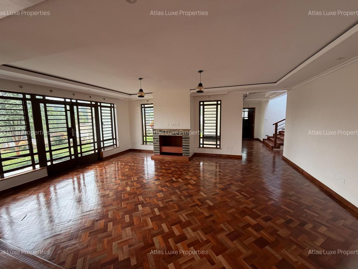 5 Bed House with En Suite at Mushroom Gardens - 2
