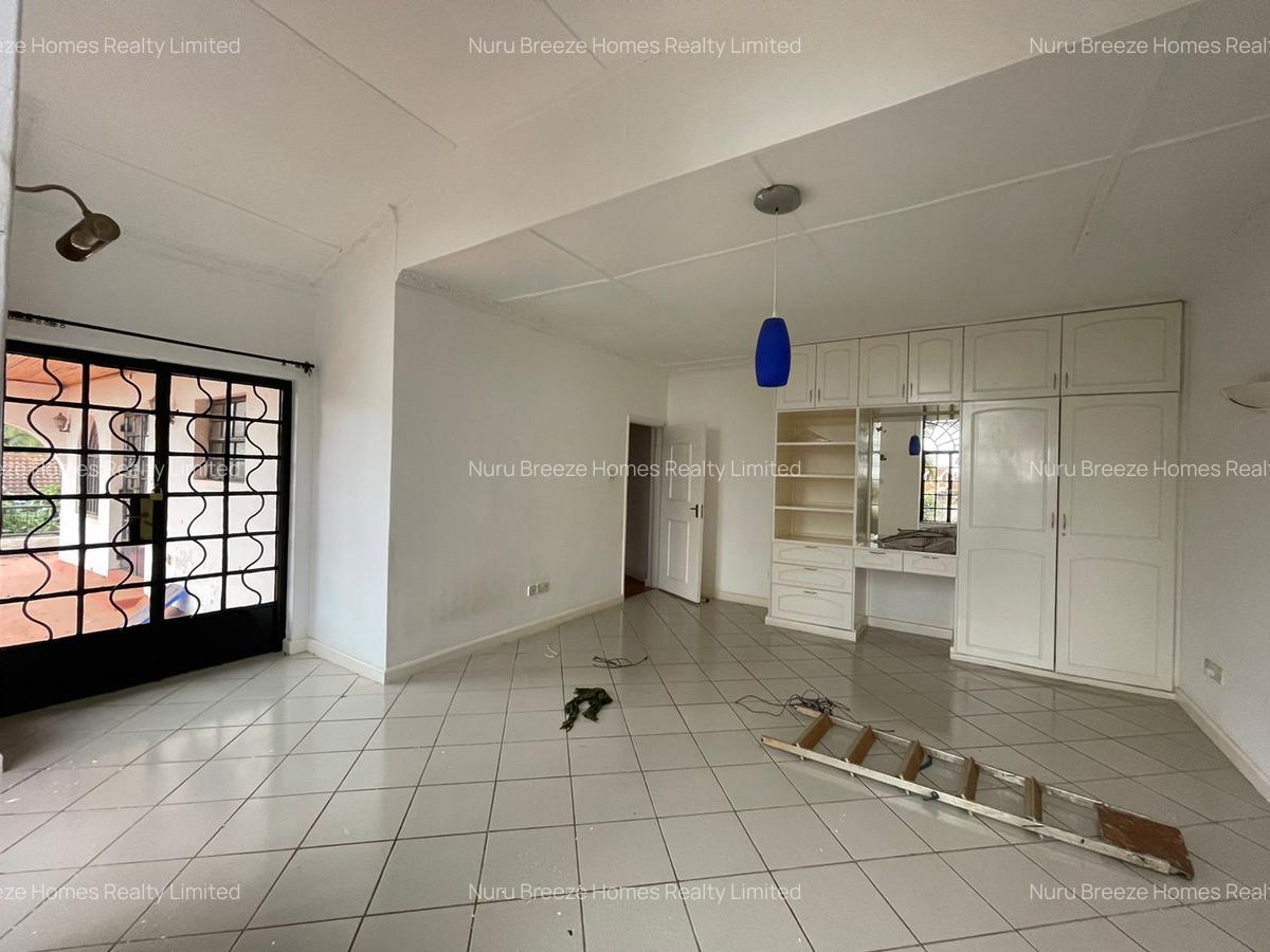 5 Bed House with En Suite in Runda - 6