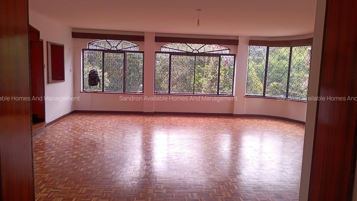 6 Bed Villa with En Suite in Nyari - 5