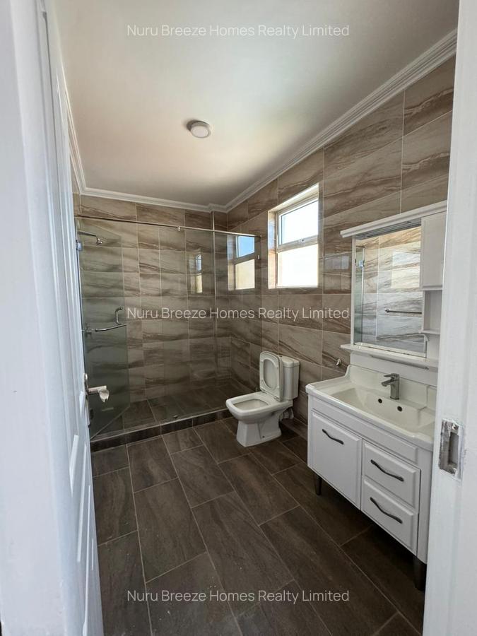 3 Bed Apartment with En Suite in Riverside - 5