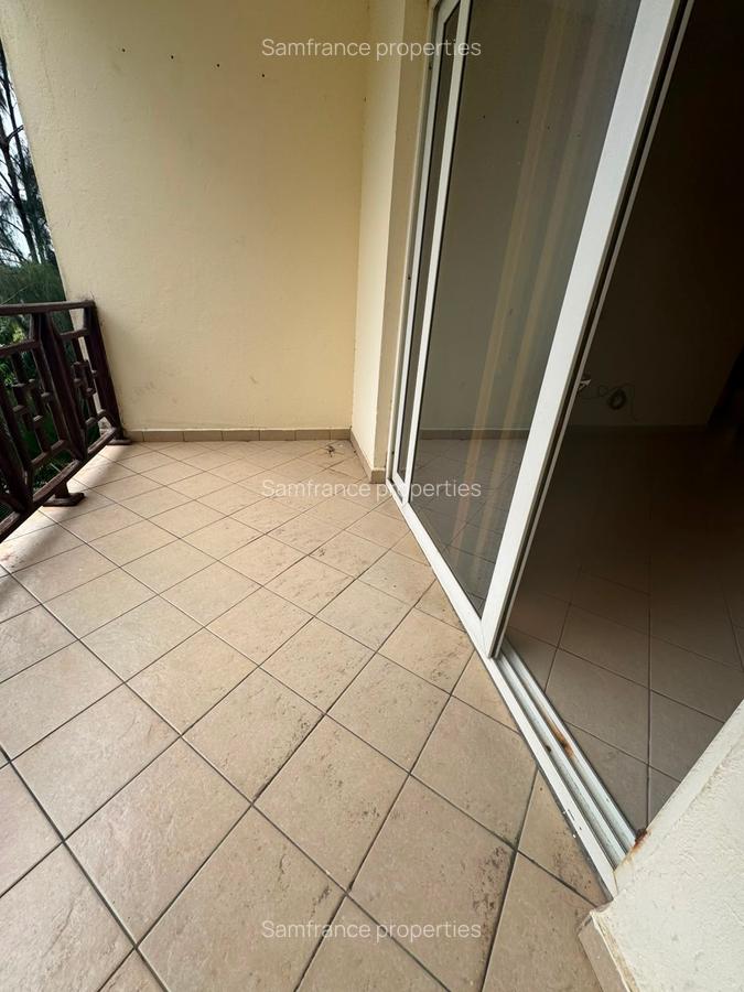 Serviced 2 Bed Apartment with En Suite at Serena Road - 7