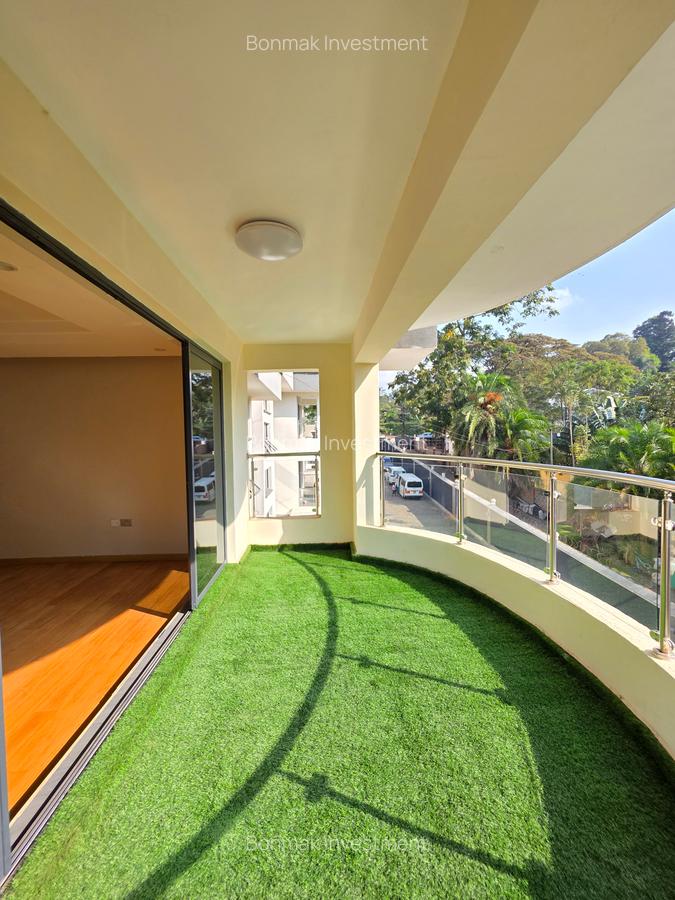 5 Bed Townhouse with En Suite at Lavington Green - 2