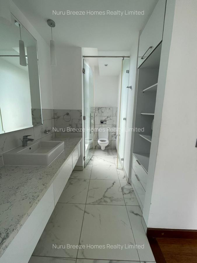 5 Bed Townhouse with En Suite in Karen - 6