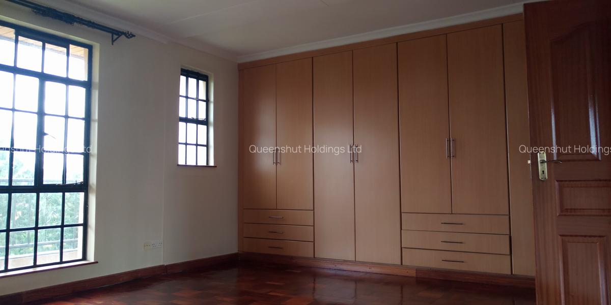 4 Bed Townhouse with En Suite in Runda - 12