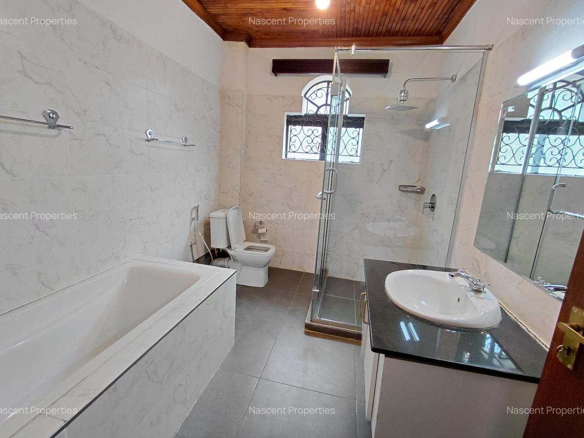 6 Bed House with En Suite in Nyari - 13