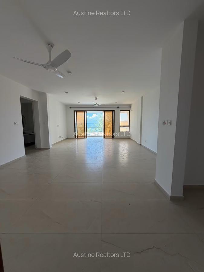 2 Bed Apartment with En Suite in Nyali Area - 9