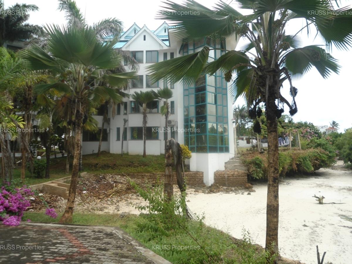 3 Bed Apartment with En Suite at As1026 - 2