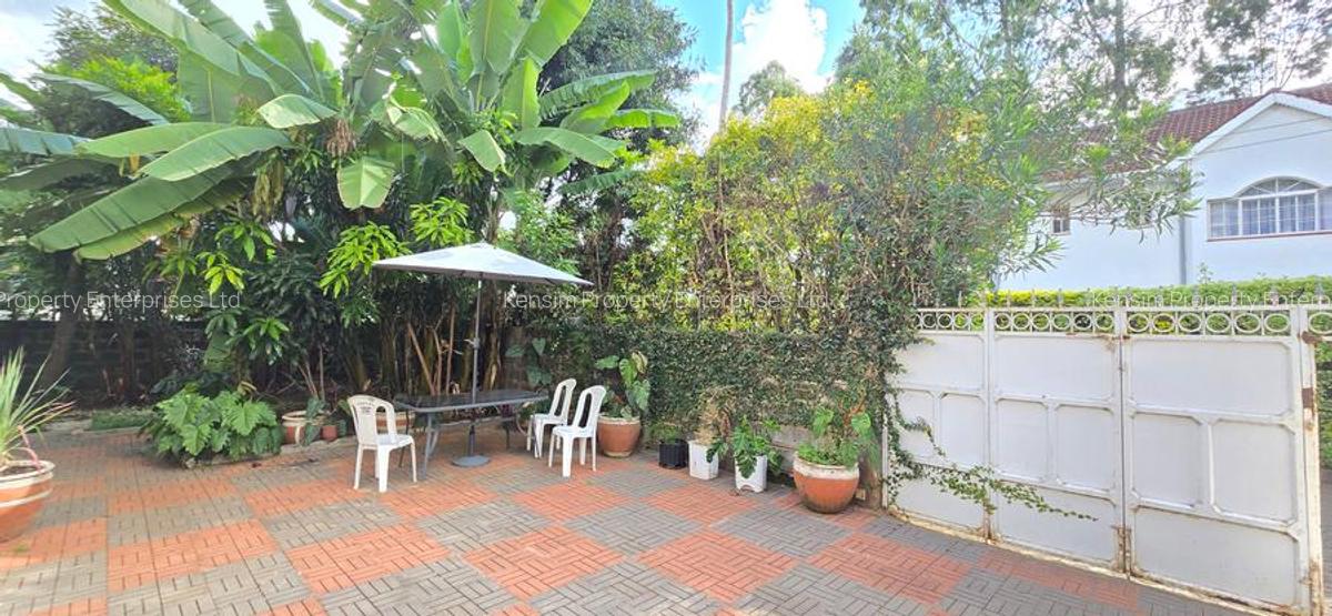 4 Bed Townhouse with En Suite in Lavington - 5