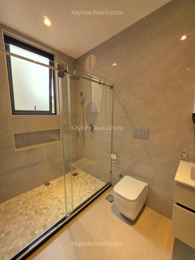 5 Bed Townhouse with En Suite at Lavington Green - 19