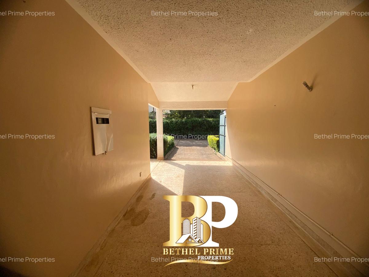 3 Bed Townhouse with Garden in Brookside - 8