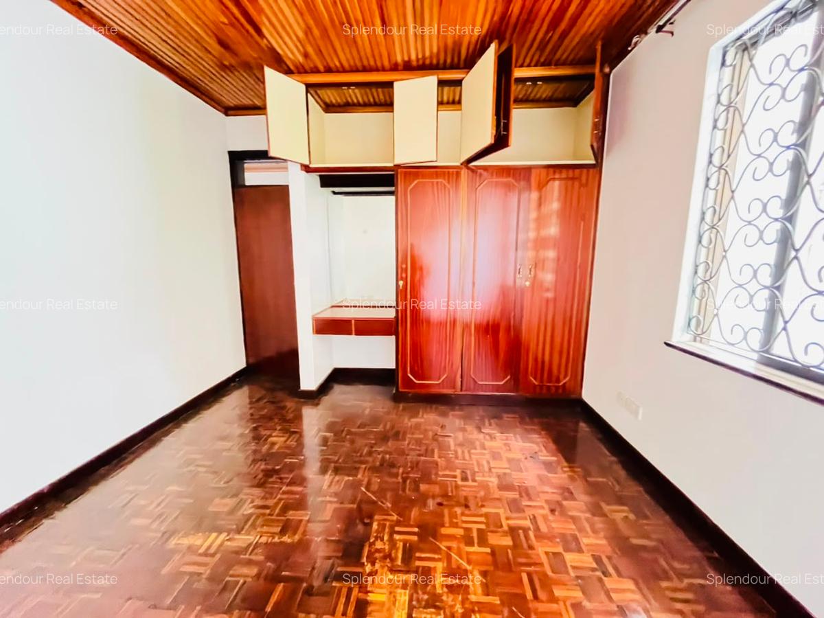 5 Bed Townhouse with En Suite in Lavington - 11