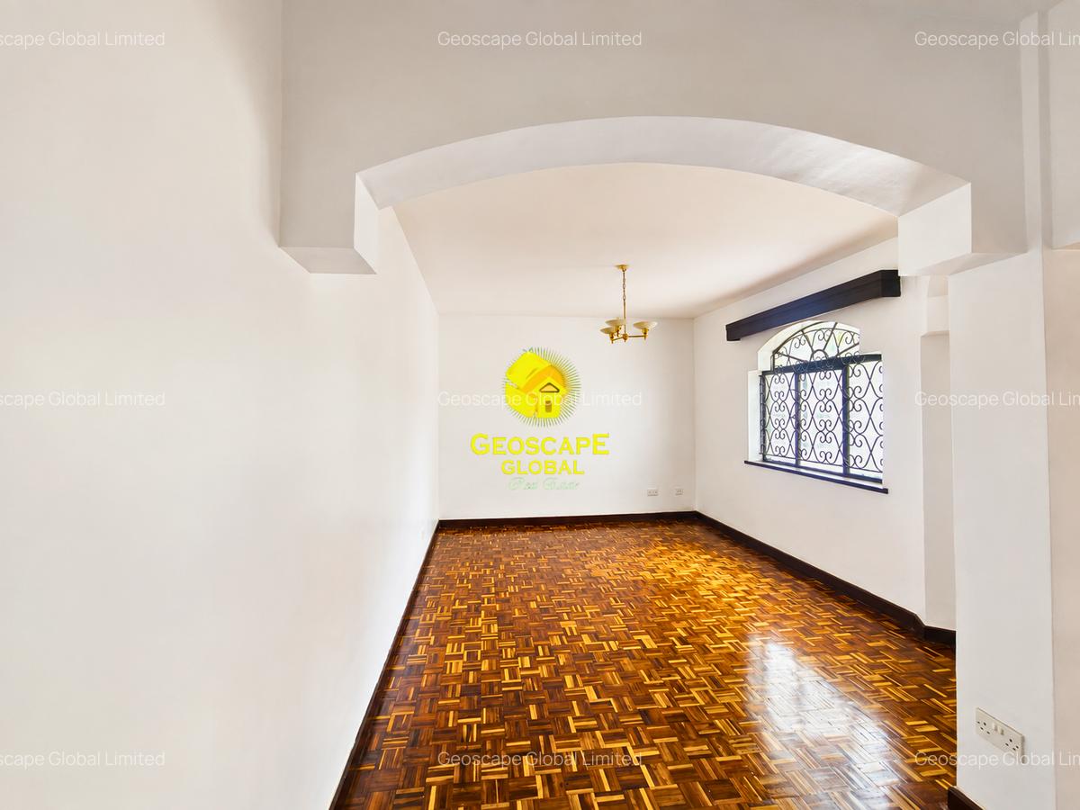 5 Bed House with En Suite in Nyari - 4