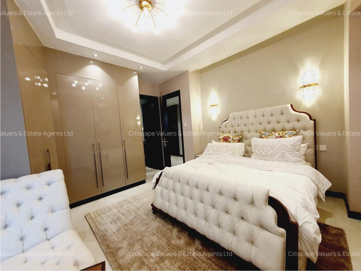 3 Bed Apartment with Swimming Pool in Riverside - 13