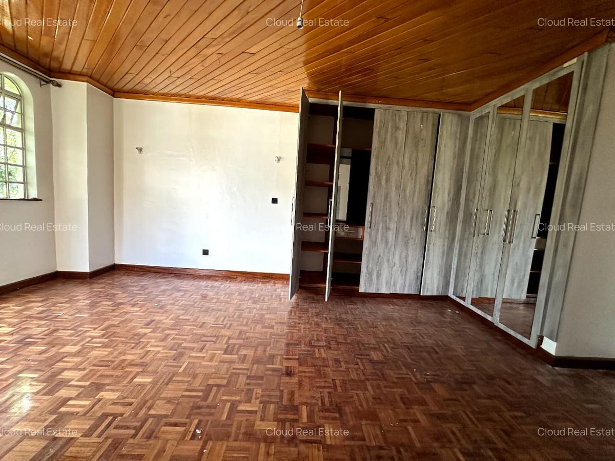5 Bed Townhouse with En Suite in Lavington - 15