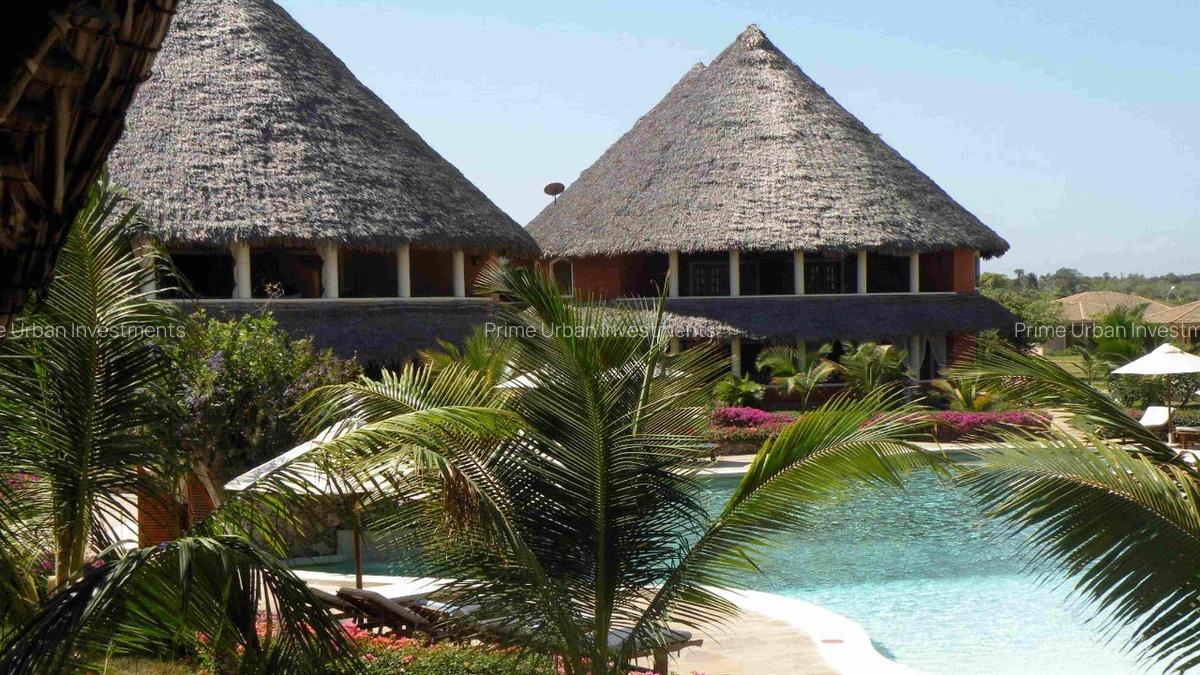 2 Bed Villa with En Suite at Tembo Court - 11