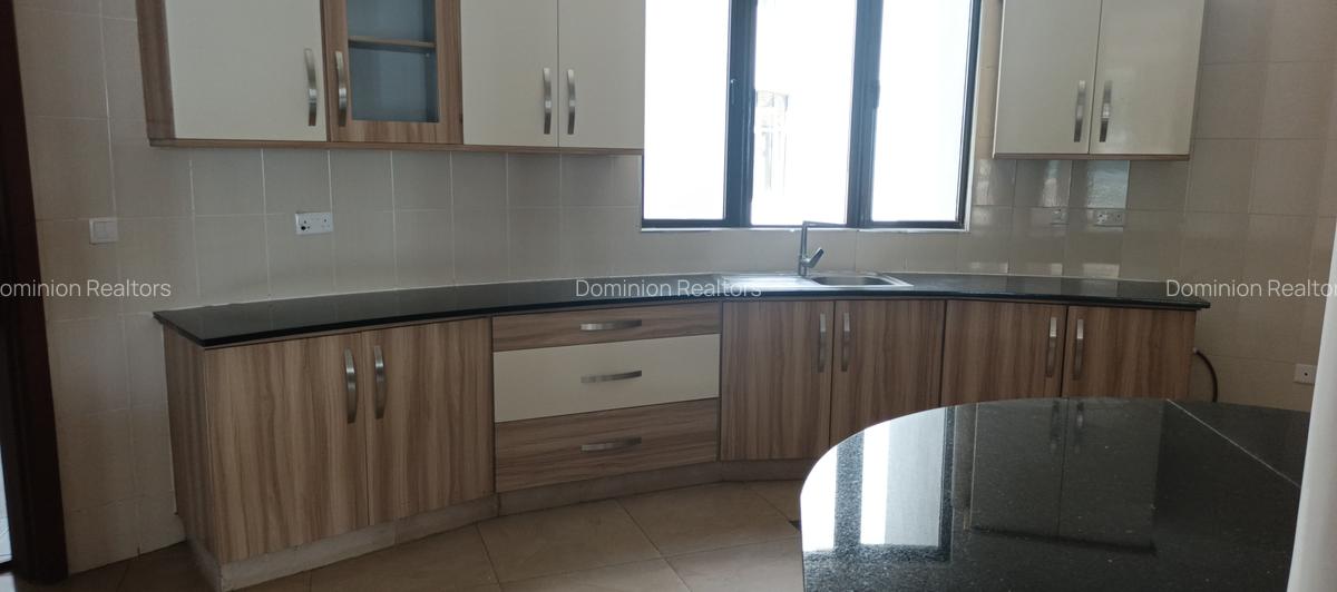 4 Bed Apartment with En Suite in Westlands Area - 2
