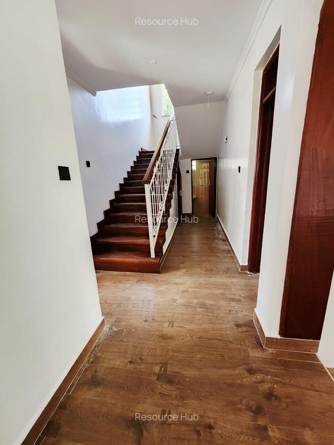4 Bed Townhouse with En Suite at Lavington - 9