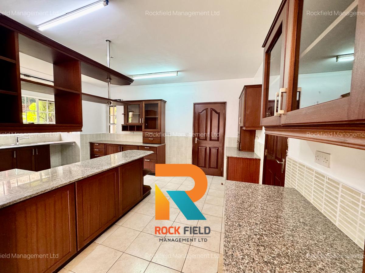 5 Bed Townhouse with En Suite in Rosslyn - 8