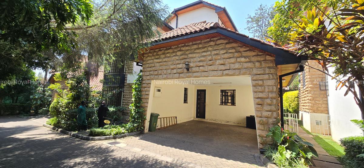 4 Bed Townhouse with En Suite at Lavington James Gichuru - 6