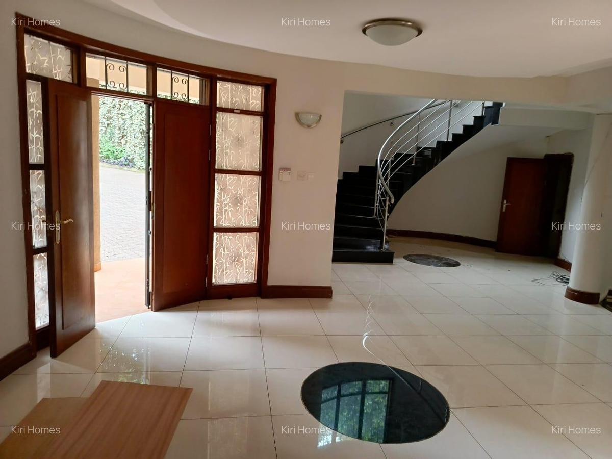4 Bed Townhouse with En Suite in Nyari - 9