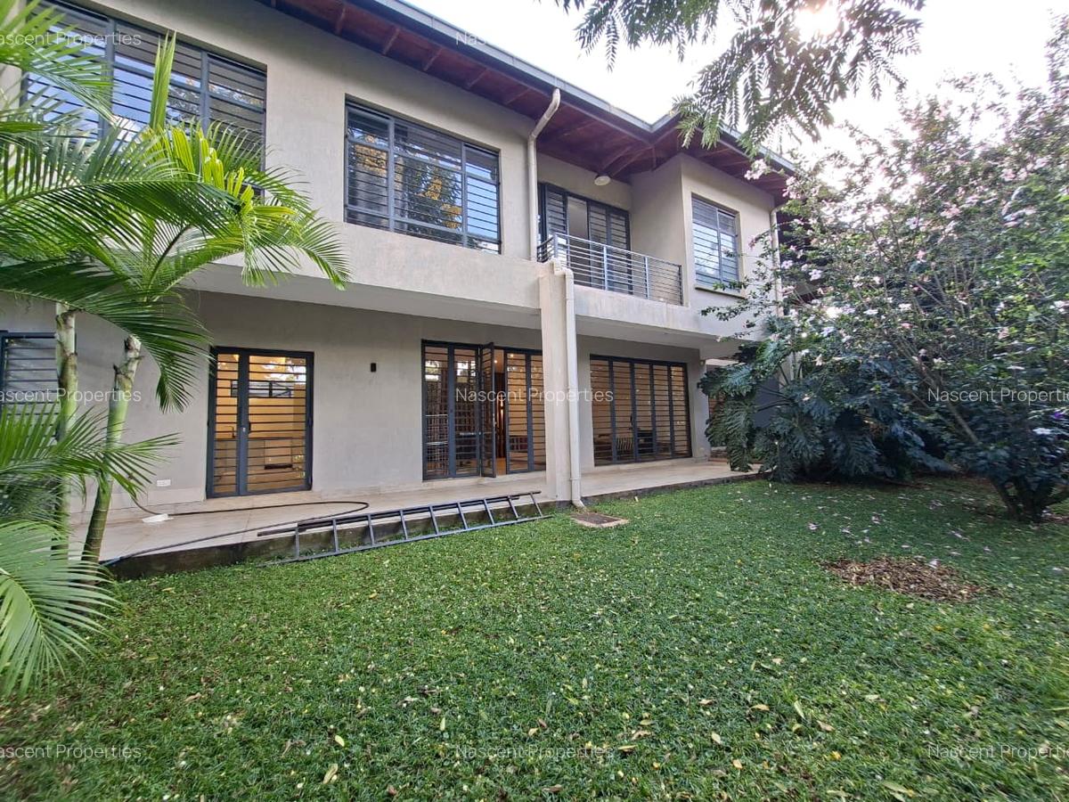 3 Bed House with En Suite in Nyari - 1