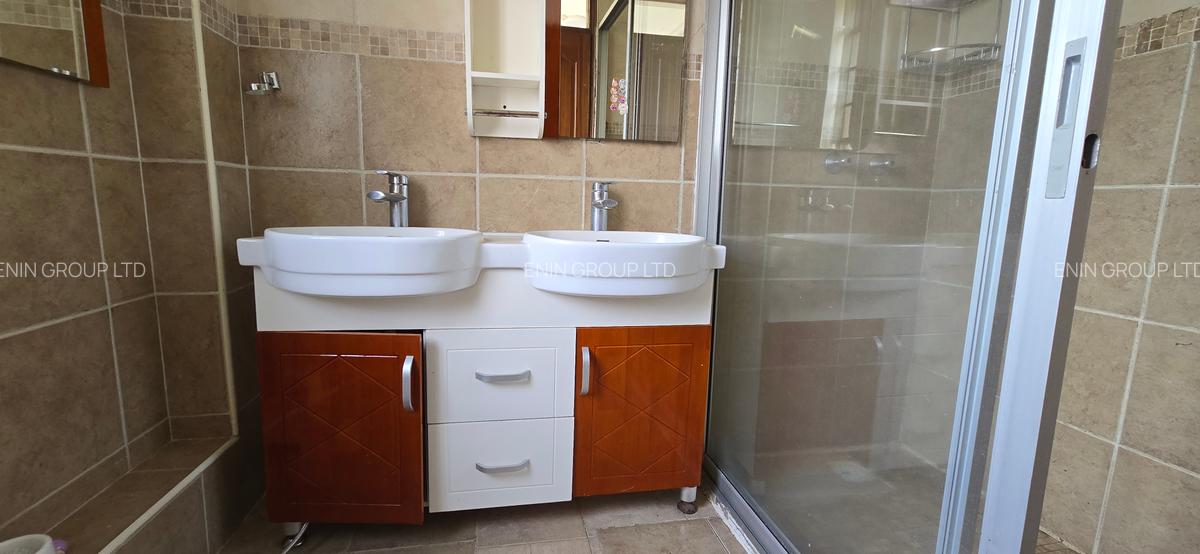 3 Bed Apartment with En Suite in Lavington - 7