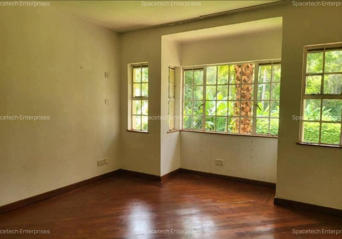 5 Bed Townhouse with En Suite in Rosslyn - 7