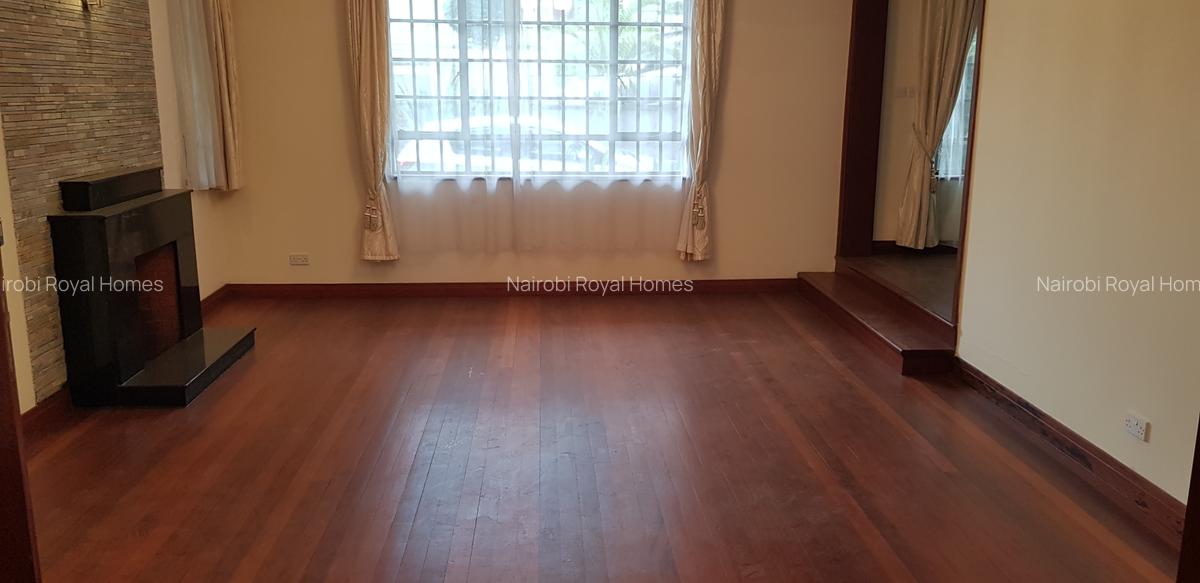 5 Bed Townhouse with En Suite at Lavington Road - 4