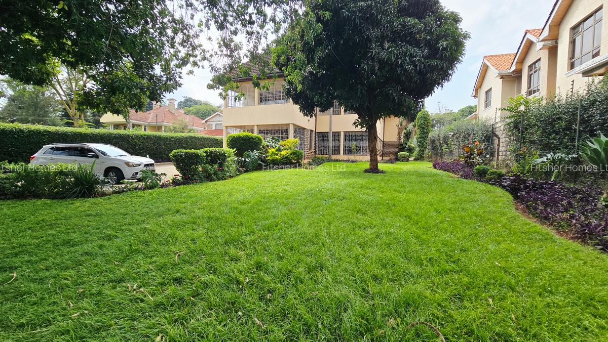 5 Bed House with En Suite in Runda - 3