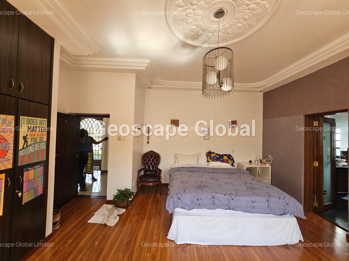 5 Bed House with En Suite in Nyari - 14