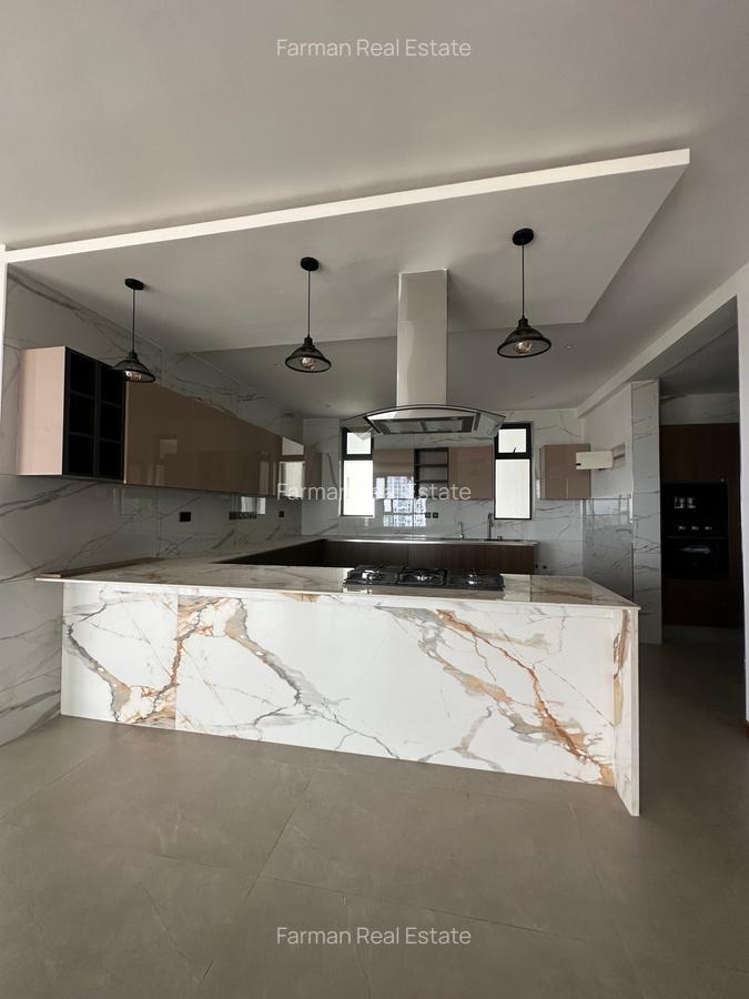 3 Bed Apartment with En Suite in Riverside - 4
