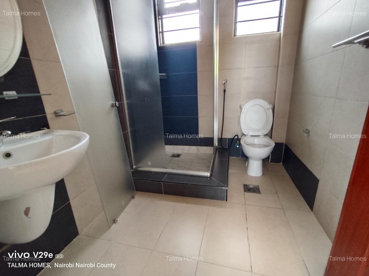 5 Bed Townhouse with En Suite at Lavington - 12