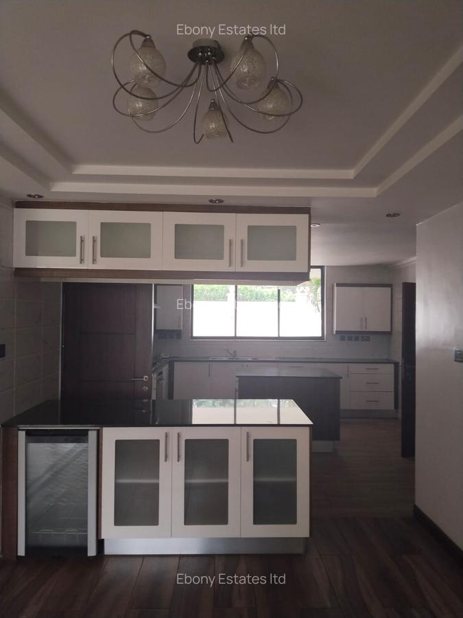 5 Bed Townhouse with En Suite in Lavington - 8