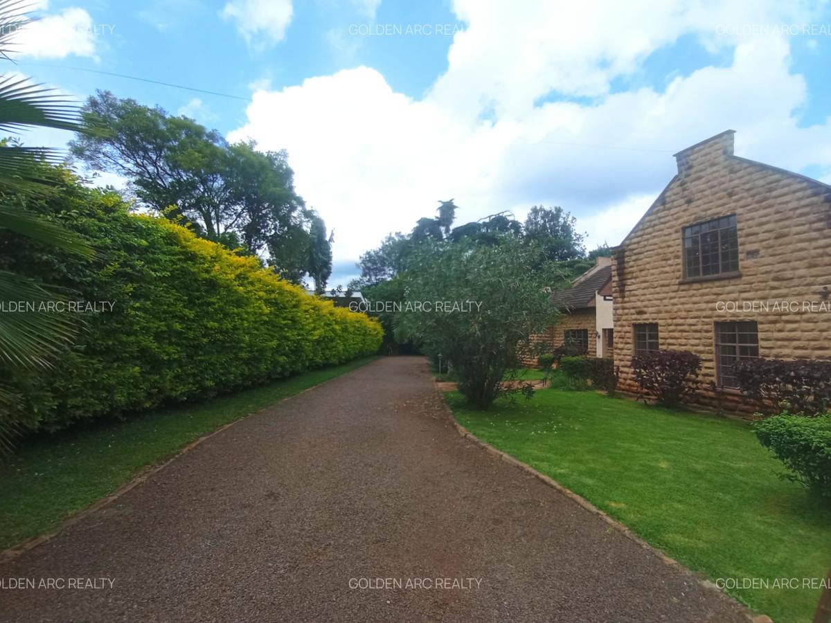 5 Bed Townhouse with En Suite in Karen - 3