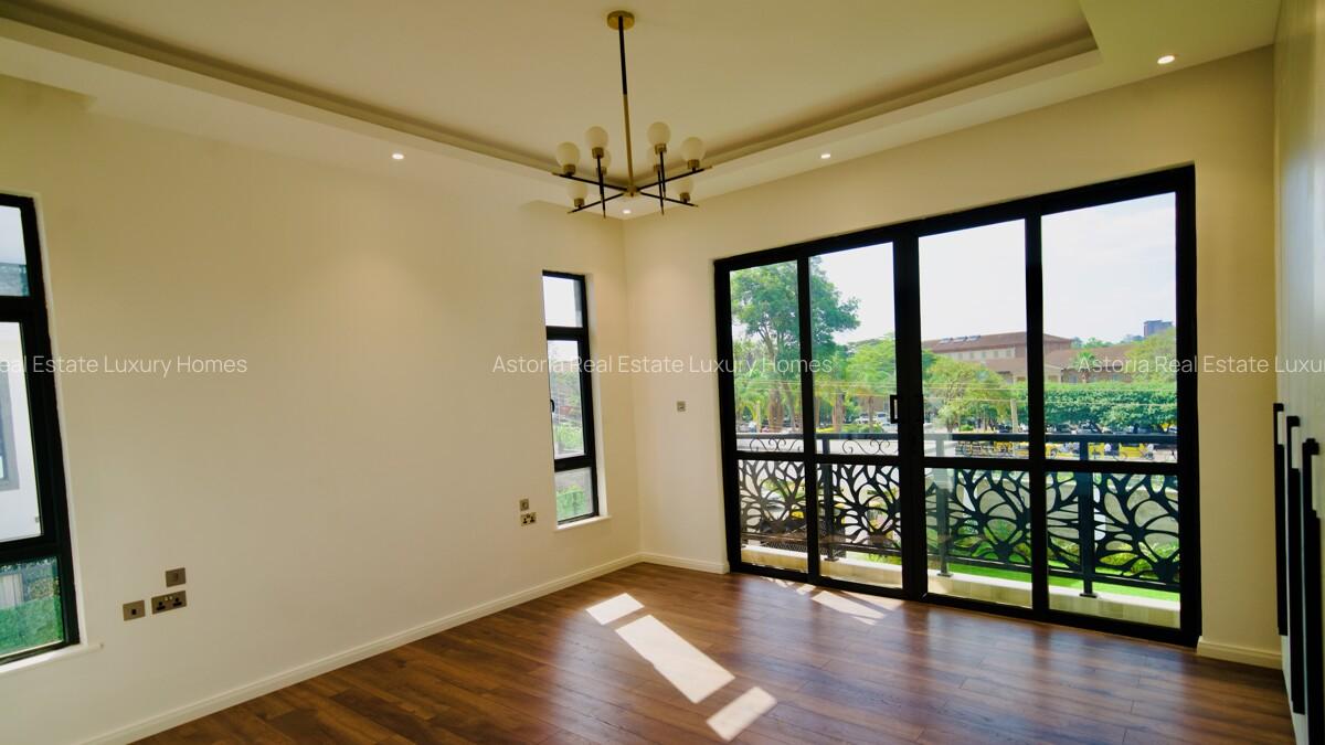 5 Bed Villa with En Suite at 2026-377 - 19