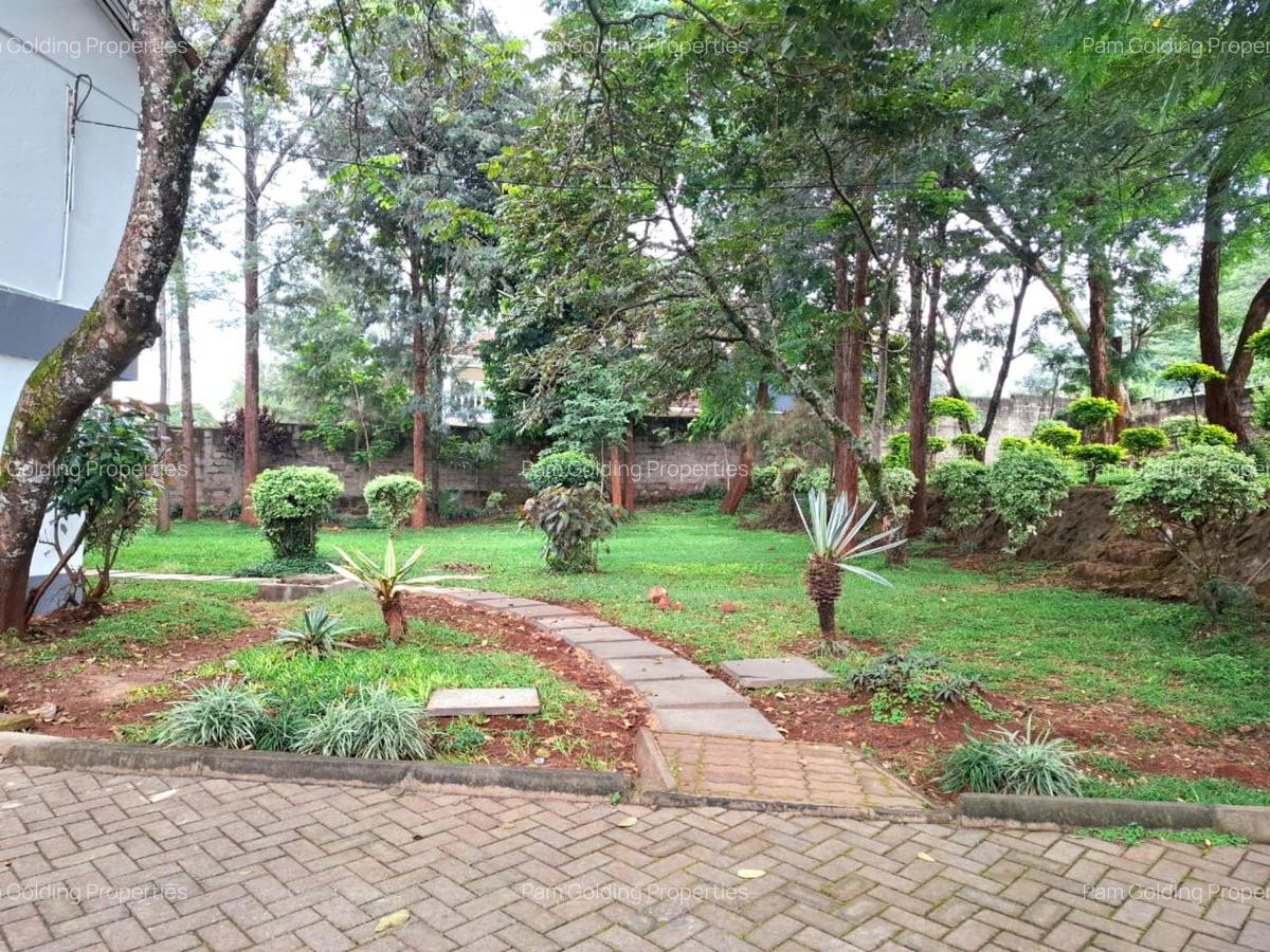5 Bed House at Ridgeways Lane - 3