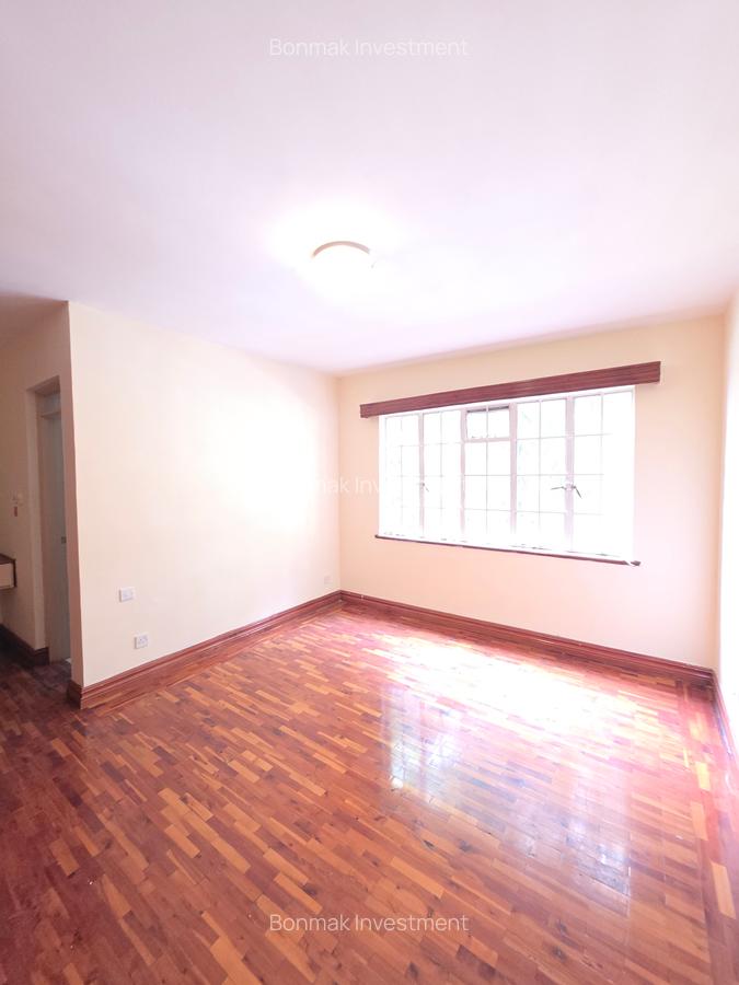 3 Bed Apartment with En Suite at Riverside Drive - 16