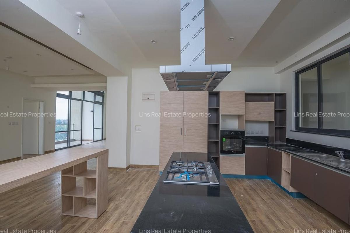 Serviced 4 Bed Apartment with En Suite in Riverside - 19