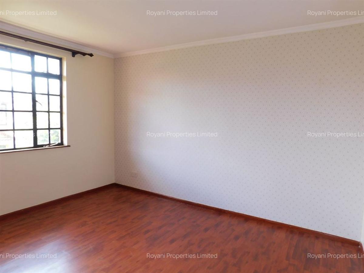 4 Bed House with En Suite at Fourways Junction Estate - 11