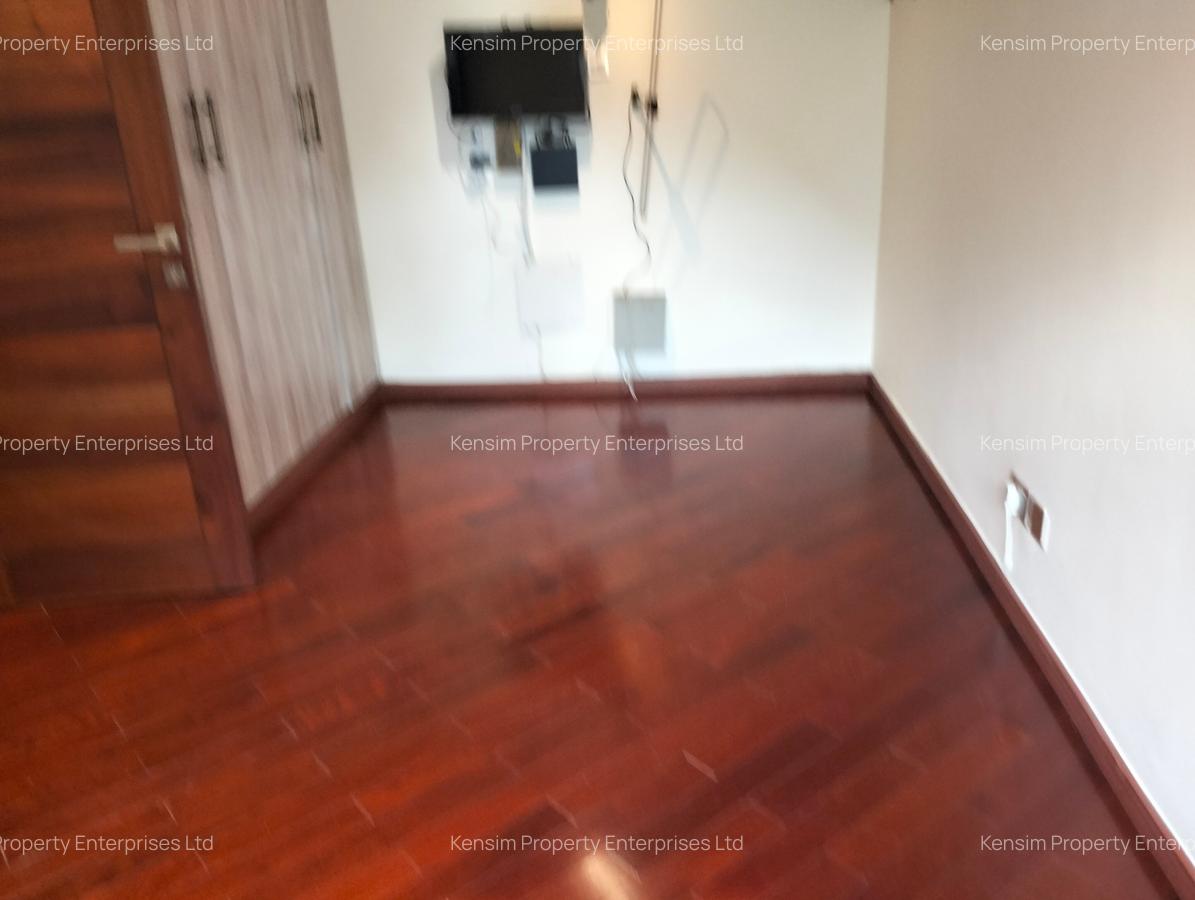 5 Bed Townhouse with En Suite in Lavington - 4