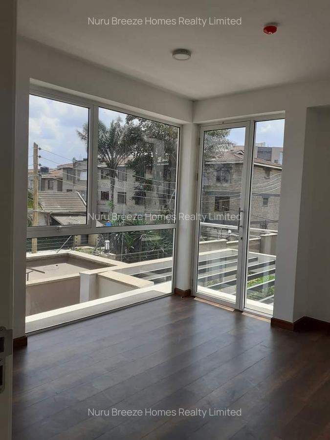 4 Bed Townhouse with En Suite in Lavington - 7