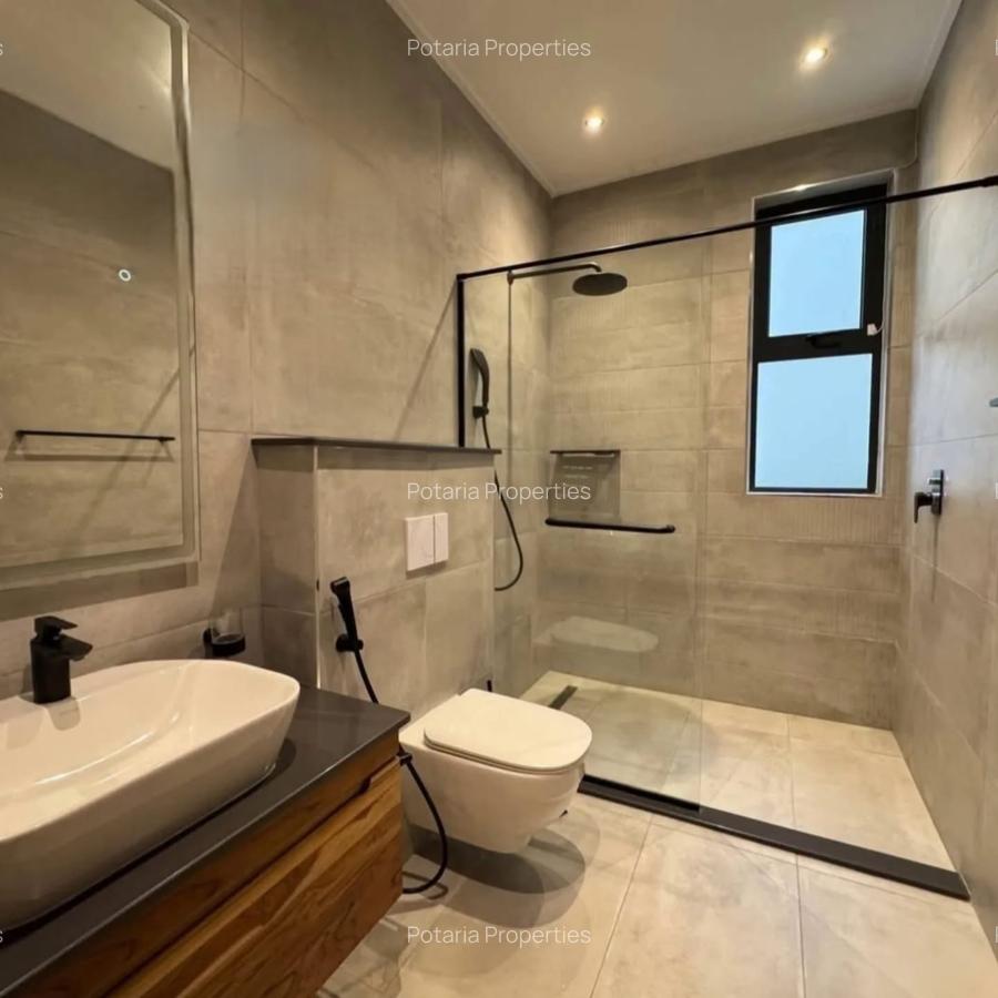 4 Bed Apartment with En Suite in Spring Valley - 9