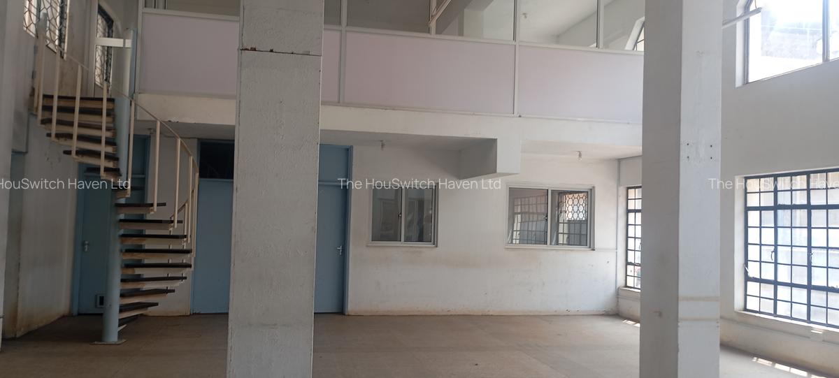 1,900 ft² Commercial Property with Service Charge Included at Woodvale Lane - 1