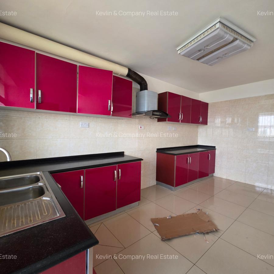 3 Bed Apartment with En Suite in Lavington - 4