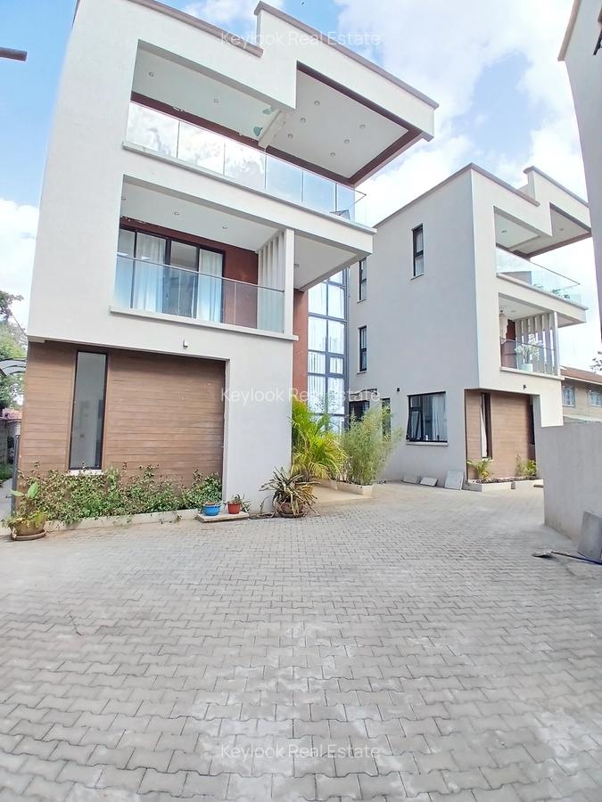 5 Bed Townhouse with En Suite at Lavington Green - 3